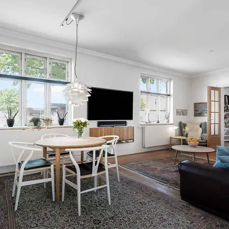 190 M Near The 2 In One Apartamento